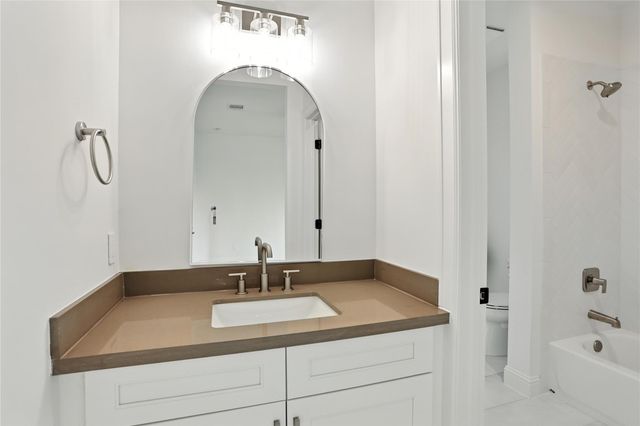 4951 Glenmeadow Drive, Houston, TX 77096