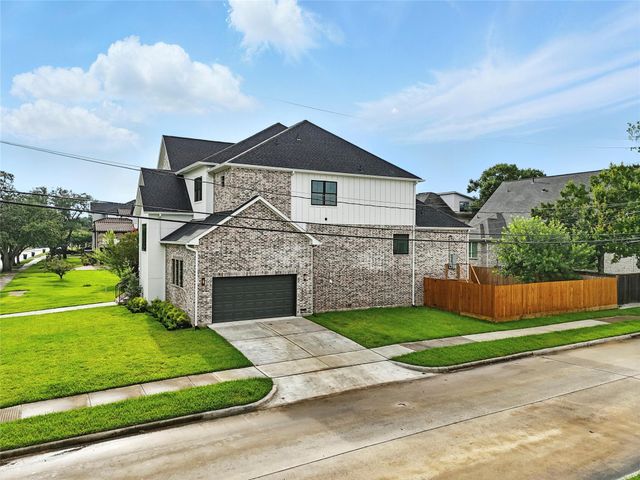 4951 Glenmeadow Drive, Houston, TX 77096