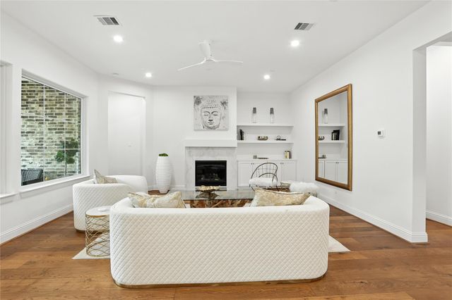 4951 Glenmeadow Drive, Houston, TX 77096