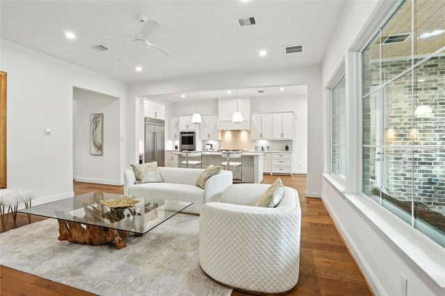 4951 Glenmeadow Drive, Houston, TX 77096