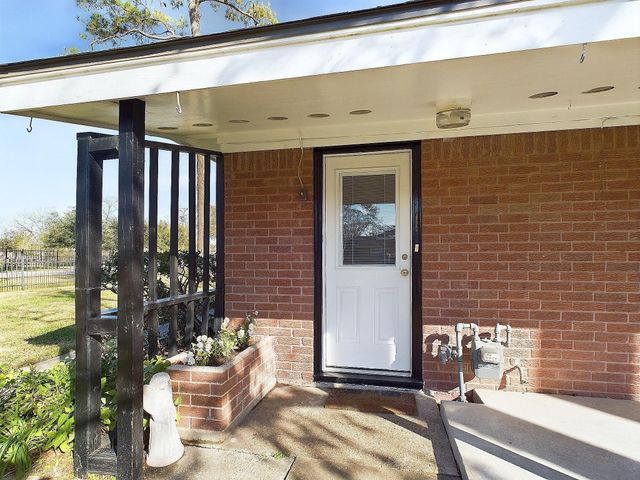 2814 Balmorhea Avenue, Houston, TX 77039