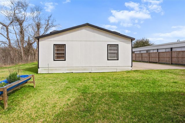 7720 Avenue E, Santa Fe, TX 77510