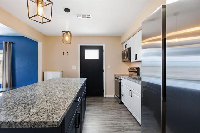 7720 Avenue E, Santa Fe, TX 77510