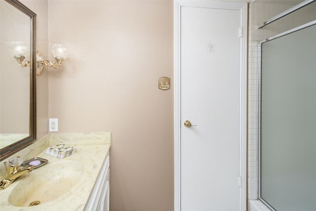 5915 Copperwood Lane 1141, Dallas, TX 75248