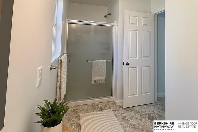 4624 N 37th Street, Omaha, NE 68111