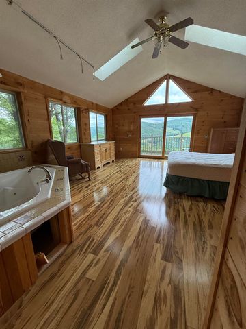 239 Small Road, Brookfield, VT 05036