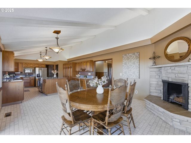 4667 ST PAUL Hwy Ne, St Paul, OR 97137