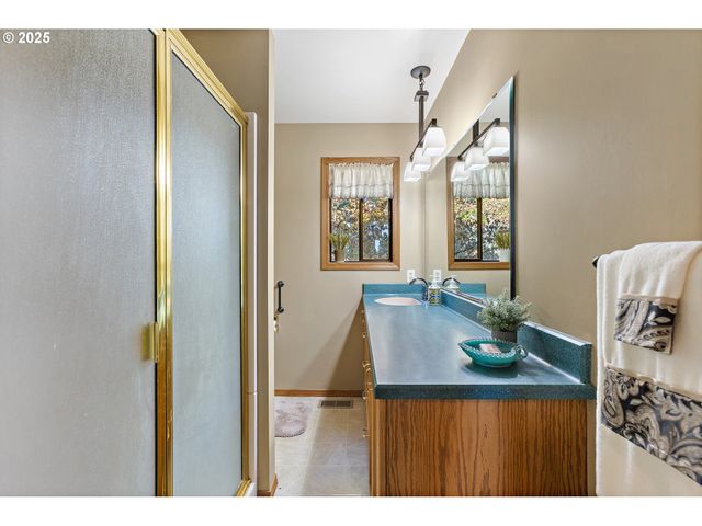 4667 ST PAUL Hwy Ne, St Paul, OR 97137