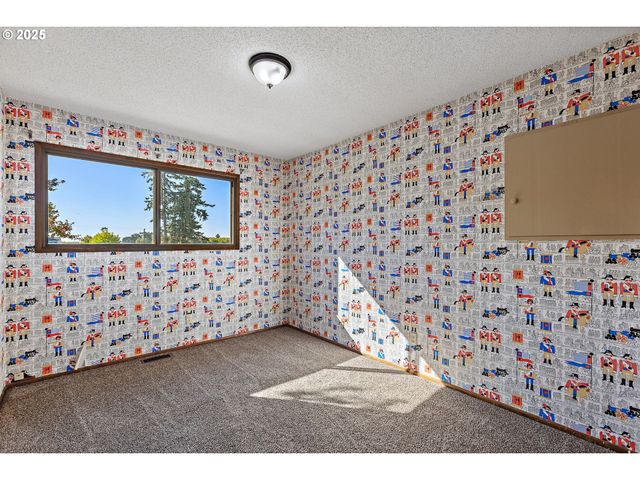 4667 ST PAUL Hwy Ne, St Paul, OR 97137