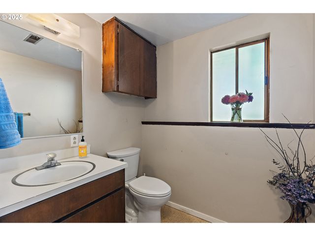 4667 ST PAUL Hwy Ne, St Paul, OR 97137