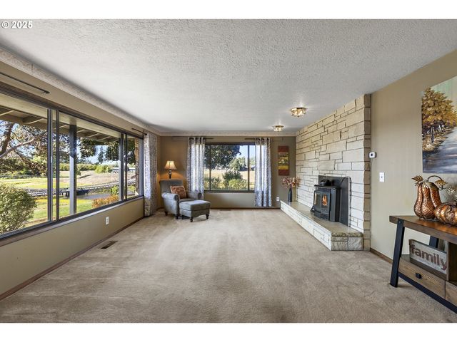 4667 ST PAUL Hwy Ne, St Paul, OR 97137