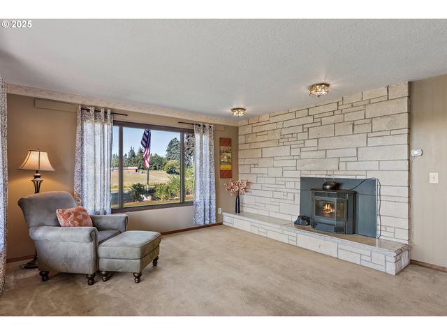 4667 ST PAUL Hwy Ne, St Paul, OR 97137