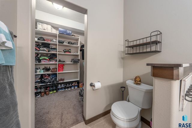 8209 E Willow Leaf St Street, Sioux Falls, SD 57110
