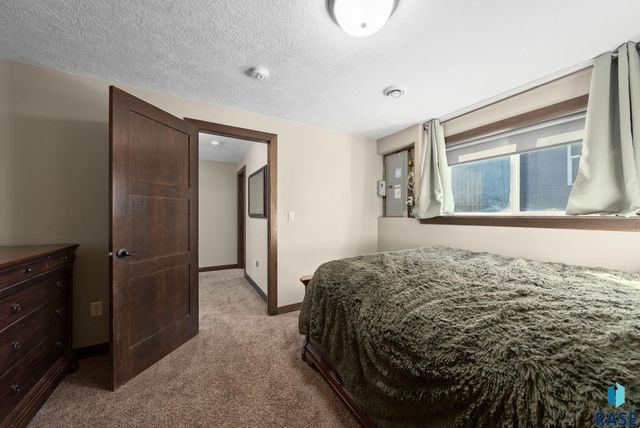 8209 E Willow Leaf St Street, Sioux Falls, SD 57110