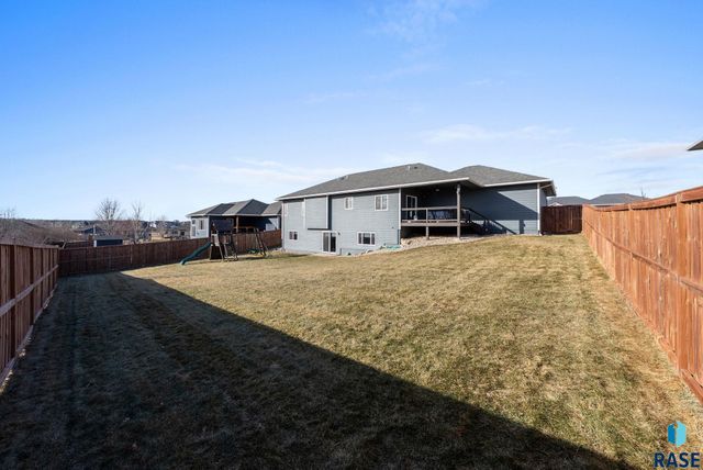 8209 E Willow Leaf St Street, Sioux Falls, SD 57110