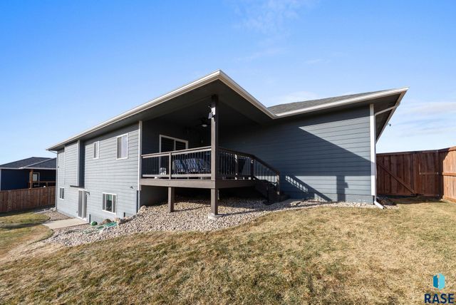 8209 E Willow Leaf St Street, Sioux Falls, SD 57110