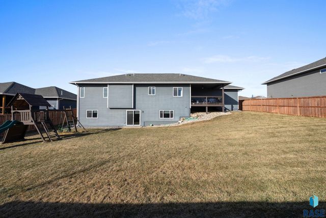 8209 E Willow Leaf St Street, Sioux Falls, SD 57110