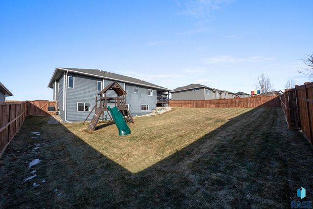 8209 E Willow Leaf St Street, Sioux Falls, SD 57110