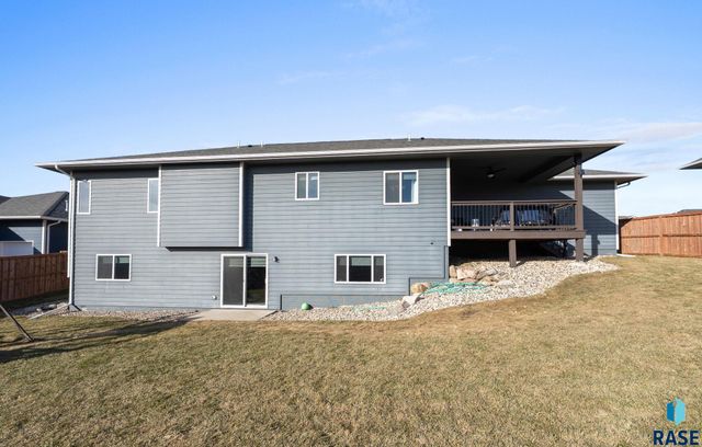 8209 E Willow Leaf St Street, Sioux Falls, SD 57110