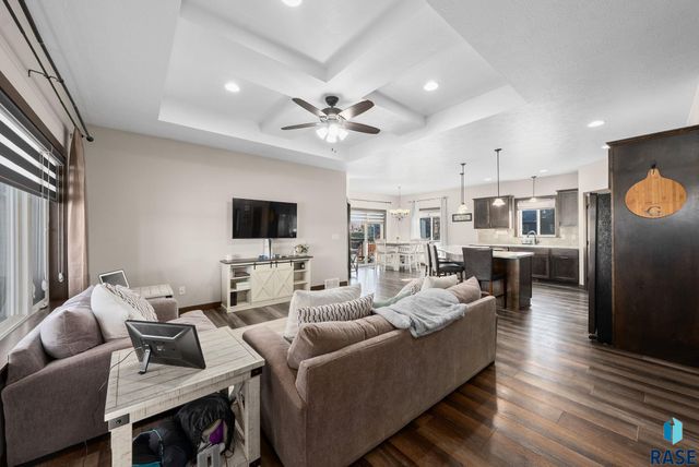8209 E Willow Leaf St Street, Sioux Falls, SD 57110
