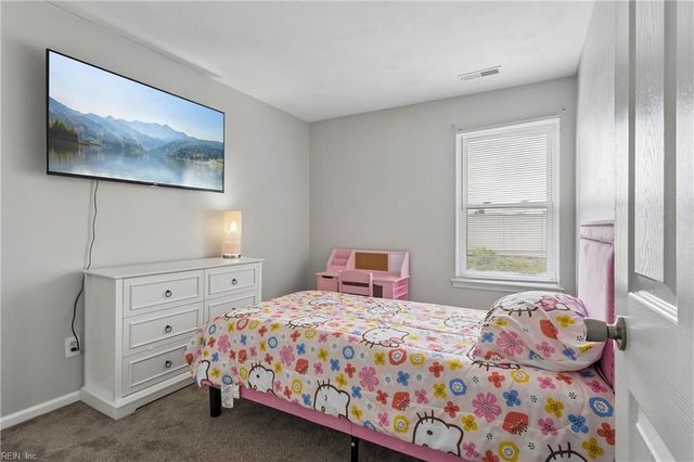 1922 Candlelight DR, Chesapeake, VA 23325