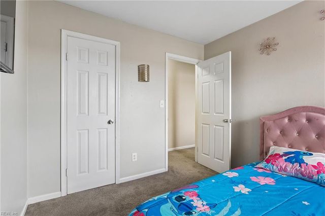 1922 Candlelight DR, Chesapeake, VA 23325