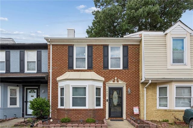 1922 Candlelight DR, Chesapeake, VA 23325