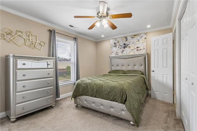 1922 Candlelight DR, Chesapeake, VA 23325