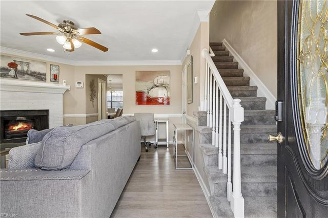 1922 Candlelight DR, Chesapeake, VA 23325