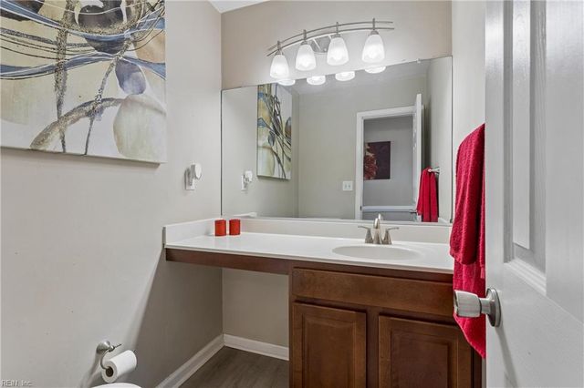 1922 Candlelight DR, Chesapeake, VA 23325