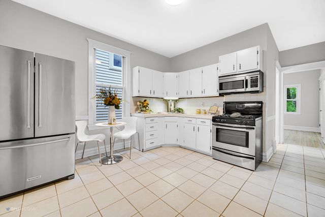 1237 Clinton Avenue, Berwyn, IL 60402
