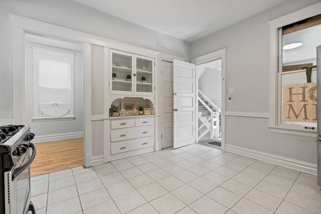 1237 Clinton Avenue, Berwyn, IL 60402