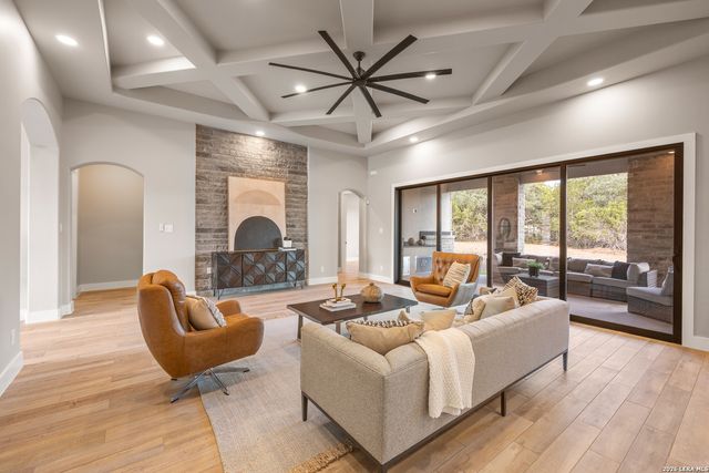 1758 Paradise, Canyon Lake, TX 78133