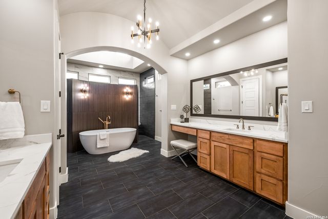 1758 Paradise, Canyon Lake, TX 78133