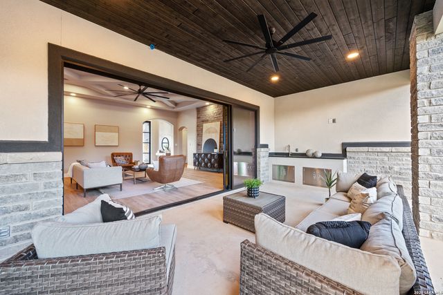 1758 Paradise, Canyon Lake, TX 78133