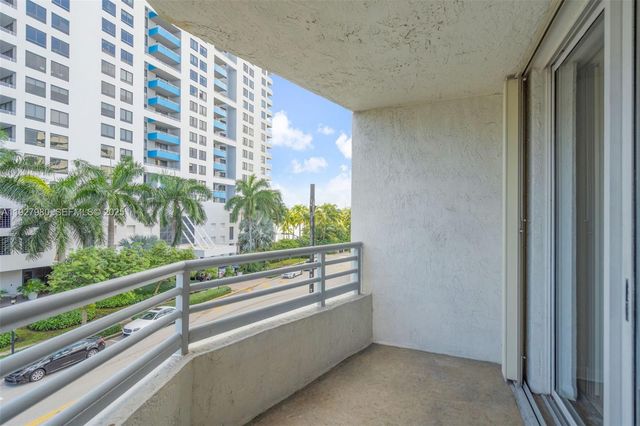1401 Bay Rd 405, Miami Beach, FL 33139