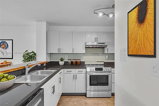 1401 Bay Rd 405, Miami Beach, FL 33139