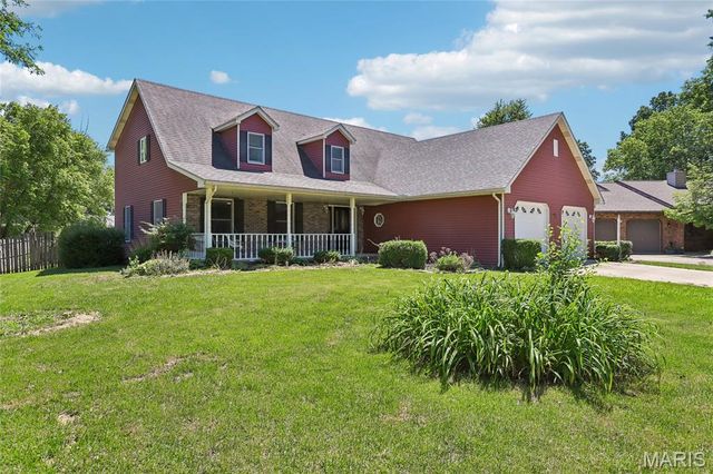 2 Bradford Place, Bethalto, IL 62010