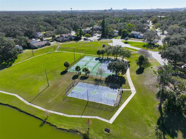 14805 LAKE FOREST DRIVE, Lutz, FL 33559