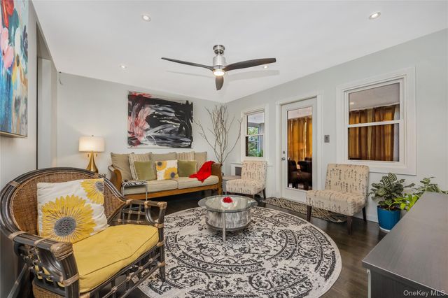 204 Franklin Avenue, Malverne, NY 11565