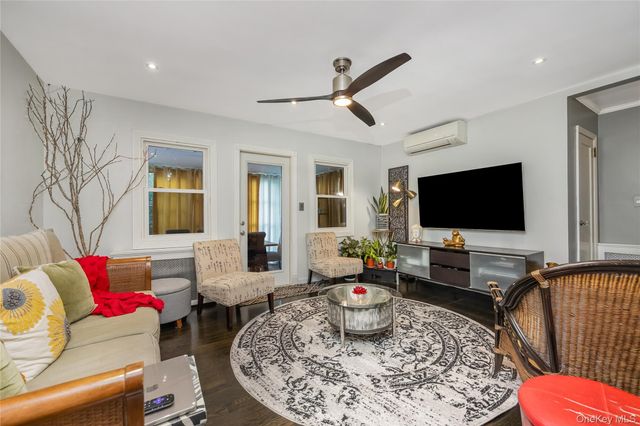 204 Franklin Avenue, Malverne, NY 11565