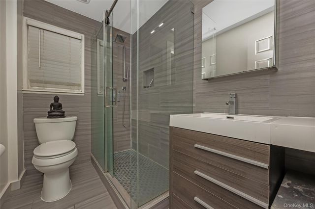 204 Franklin Avenue, Malverne, NY 11565