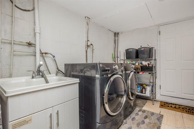 204 Franklin Avenue, Malverne, NY 11565