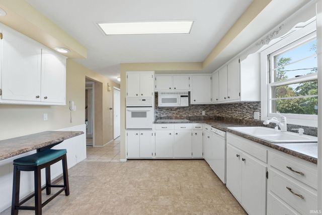 1225 Stogdill Road, Bluffton, IN 46714
