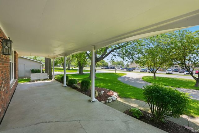 1225 Stogdill Road, Bluffton, IN 46714