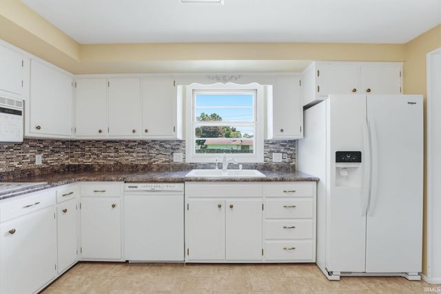 1225 Stogdill Road, Bluffton, IN 46714