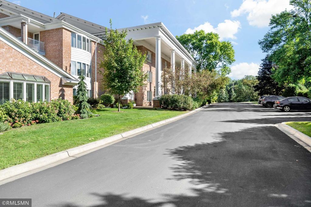 1585 Dodd Road 302, Mendota Heights, MN 55118 — photo 2