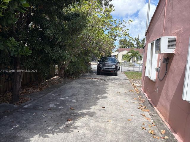 740 NE 4th Pl, Hialeah, FL 33010