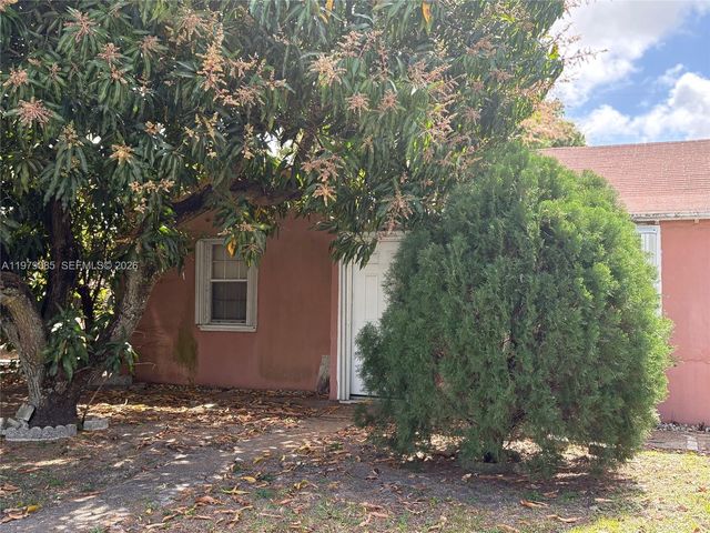 740 NE 4th Pl, Hialeah, FL 33010