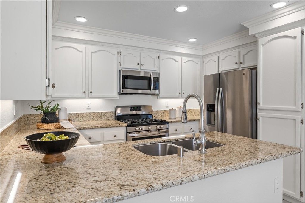 Image 10 of property listing at 13367 Calle Antequera, Tustin, CA 92782